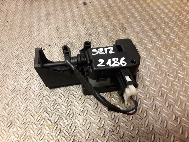 MERCEDES W212 FUEL Tank Cover Lock Actuator C E-CLASS W204 S212 ...