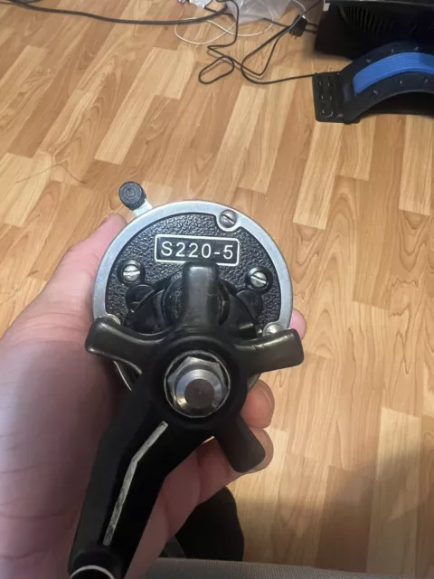 Newell Reel S220-5 Fishing Reel Cortez Bearing Cup New Bearings