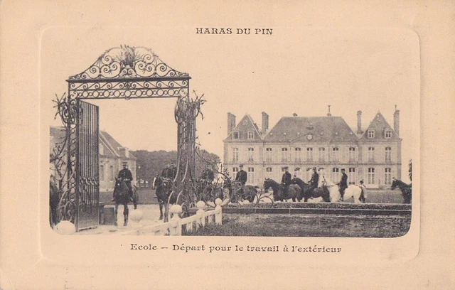 CPA 61 Env. Argentan Gouffern en Auge HARAS DU PIN Ecole Cavaliers Militaires