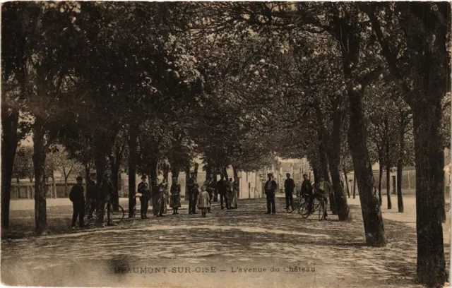 CPA AK BEAUMONT-sur-OISE - L'Avenue du Chateau (380353)