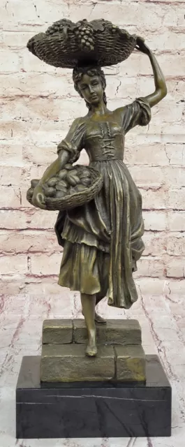 Mujer Con Fruta Cesta Sobre Su Cabeza Original Cesaro Bronce Escultura Nr