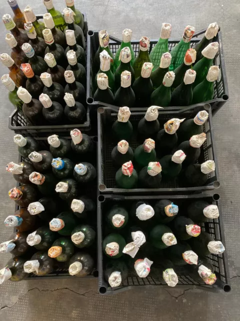 bottiglie in vetro verde e bordolese da vino senza tappo 1E cad