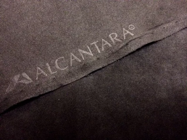 Muster zu ORIGINAL Alcantara Stoff Pannel Farbe: tief schwarz deep black 5cmx7cm