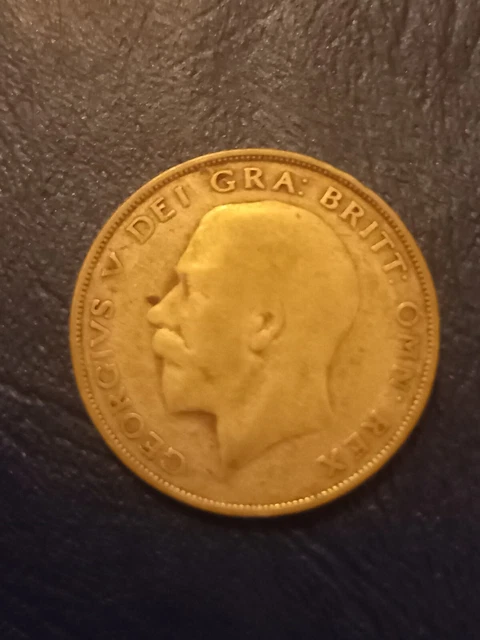 1923 GEORGE V SILVER HALF CROWN  ( 50% Silver )  British 2/6 Coin.