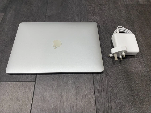 Apple MacBook Pro 13.3” Retina 2020 512GB SSD 16GB Ram 8C CPU 8C GPU M1