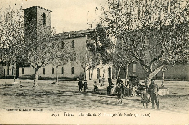 Cartes postales anciennes à Fréjus - 83370