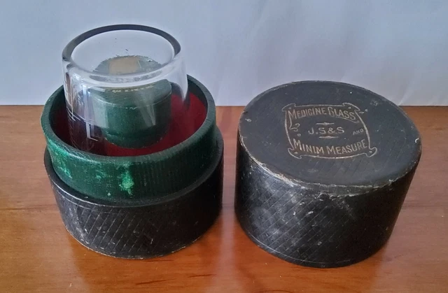 Juego De Medidas Para Medicinas De Médico De Inglaterra De La Epoca Victoriana.