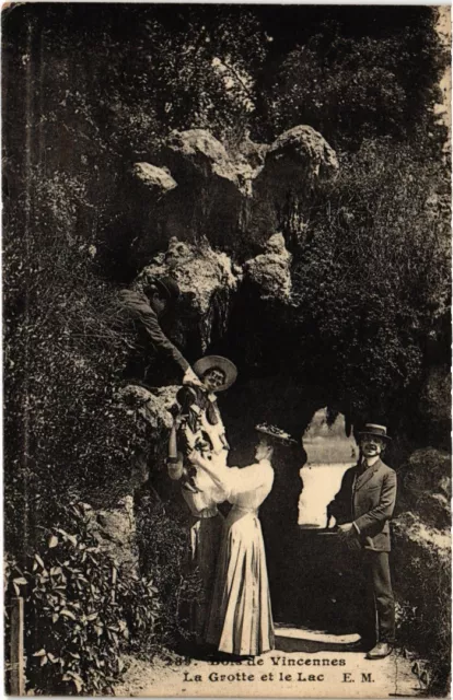 CPA Vincennes La Grotte et le Lac (1346952)