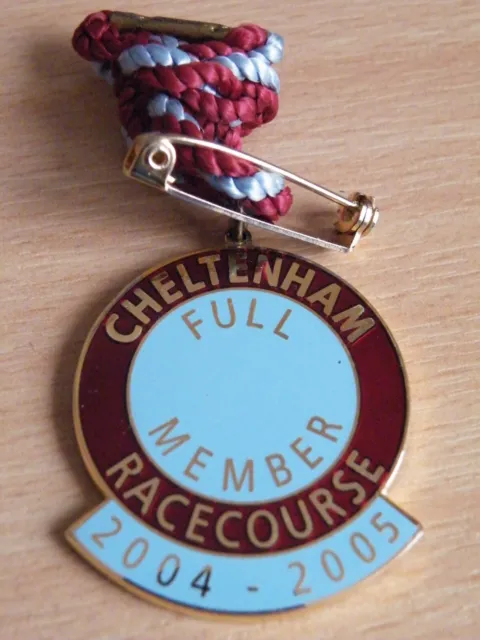 2004/05 Cheltenham Full Members Badge