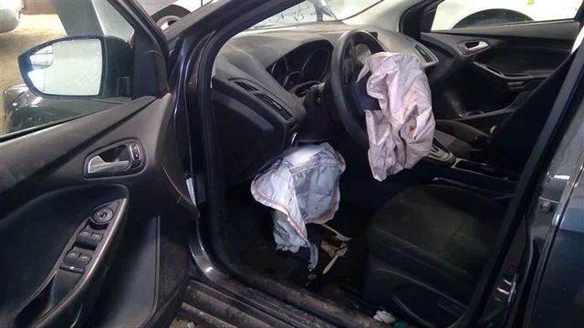 Passenger Right Front Door Glass Fits 15-18 FOCUS 1723439