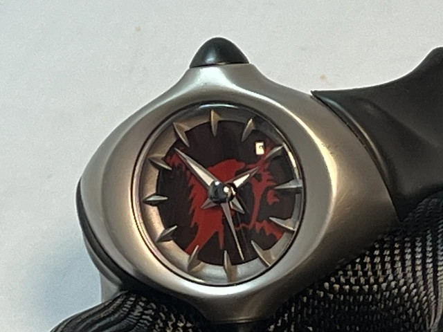 OAKLEY SUNGLASSES VINTAGE Mens Crush Watch Red Blood Skull