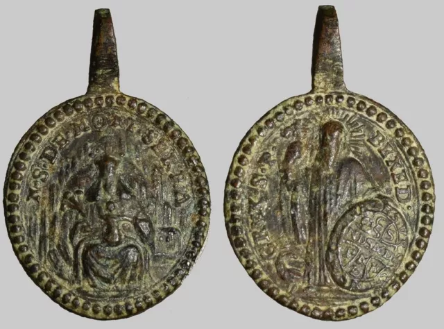 Antigua medalla religiosa S XVIII   Virgen de Montserrat / San Benito de Nursia