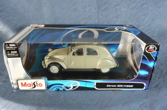 Maisto 1/18 – Citroën 2CV 1952 Grise Toit Fermé – Modèle D’exposition