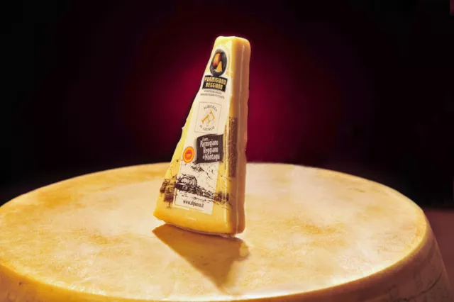 Sommerpause beendet !  ca 310gr Parmigiano Reggiano Montagna Parmesan