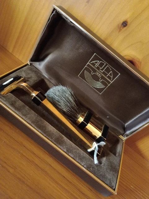 Set Da Barba Rasoio E Pennello In Ottone.              Arfa Firenze  ( Vintage )