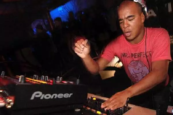 Erick Morillo Live Classic & Funky House DJ-Sets Compilation (1996 - 2020)