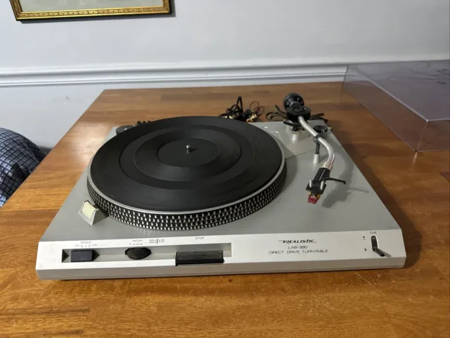 Realistic Lab-390 Turntable Direct Drive Turntable For Parts Not Working