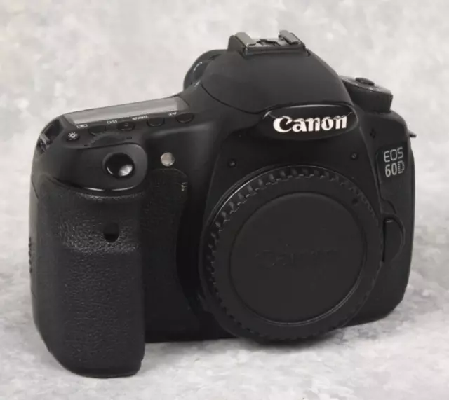 Canon EOS 60D 18.0 MP Digital SLR Camera - (USB doesn't work) Good Condition
