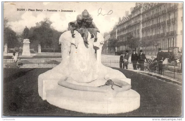 21 DIJON --- place Darcy - fontaine ""jeunesse""