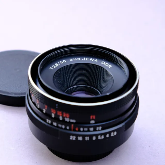 Carl Zeiss Jena TESSAR 2.8 / 50mm - M42 mount lens made in Germany