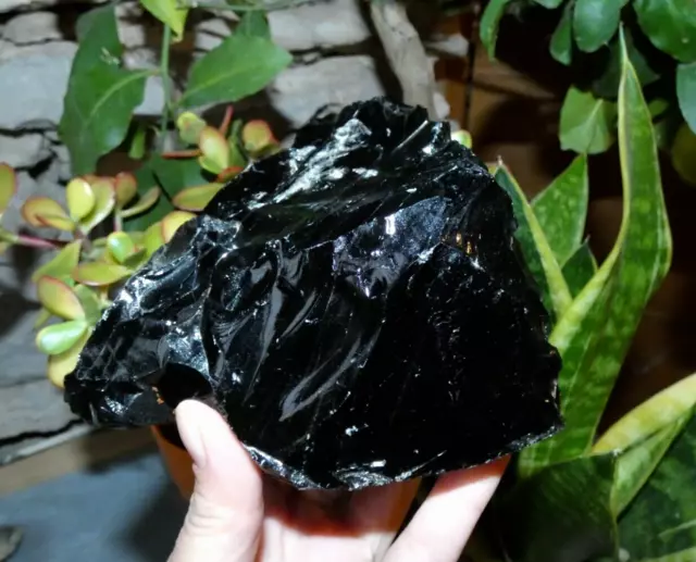 Top Obsidienne Noire Iles Eoliennes Italie 12x11cm rare minéraux pierre à poser