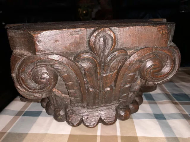 Ancien chapiteau console d'applique en bois sculpté fleur de lys acanthe