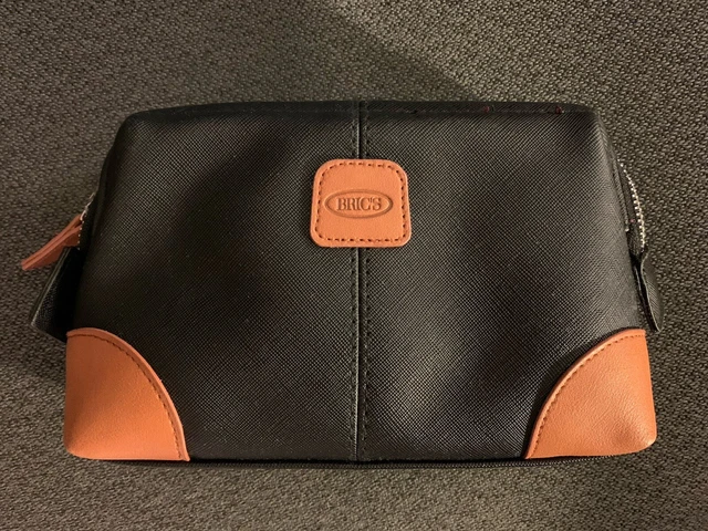 Kit De Commodités Bric's Qatar Airways Classe Affaires - Pochette De Voyage Verte