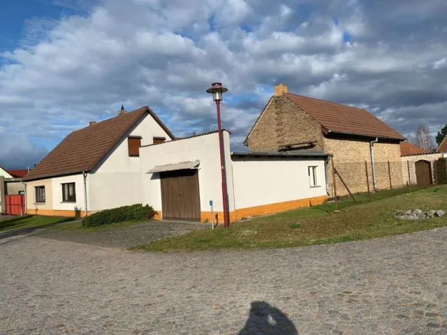 Doppelhaushälfte am Stadtrand von Liebenwalde, Wohnraum und Nebengelass