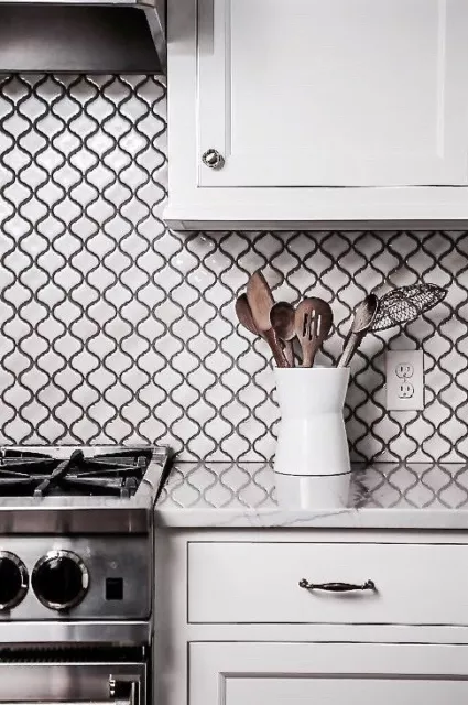 White Glossy Lantern Arabesque Porcelain Mosaic Tile Wall and Floor Backsplash