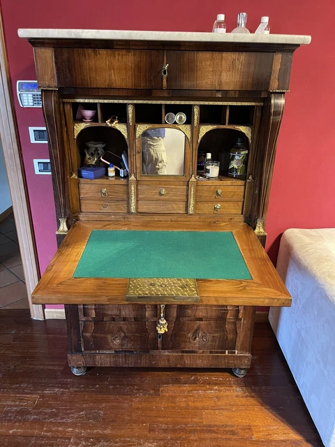 Secretaire epoca Carlo X originale, Legno Lastronato, Capitelli e Foglie in Oro