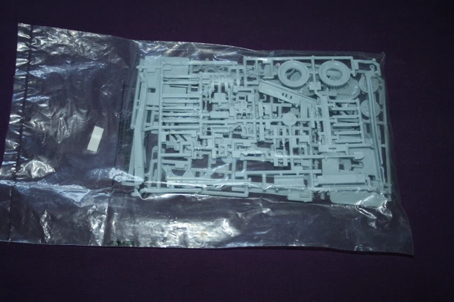 Modelisme 171 Pieces Airfix - Ai06361 - 17 Pounder Anti-tank Gun Et Modelisme 171 Pieces Airfix - Ai06361 - 17 Pounder Anti-tank Gun Et