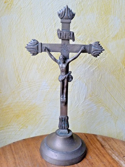 Pendentif Ancien Croix/crucifix En Bronze - Occasion En Bon état - Pièce Religieuse Vintage