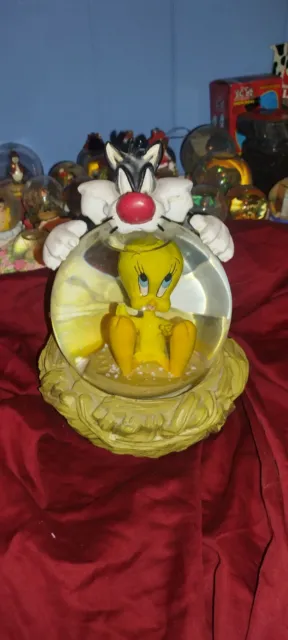 1995 Looney Tunes Classic Snow Globe Tweety And Sylvester Fun Times