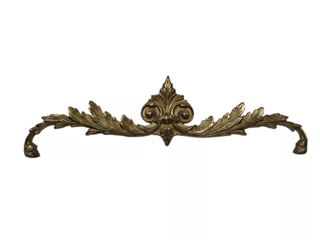 Antique Brass Pediment Center Mount Garland