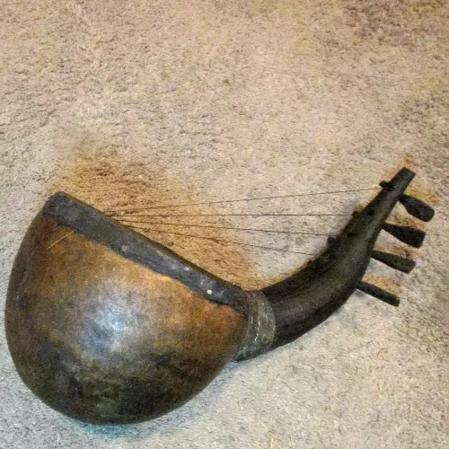 Genuine African Tribal Gourd drum horn 4 strings musical instrument