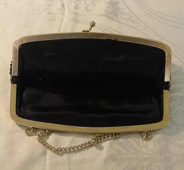 *50-60er LUCITE PERLEN SCHWARZ ABENDTASCHE GOLD HANDKETTE GEÄTZTER RAHMEN TASCHENVERSCHLUSS 3