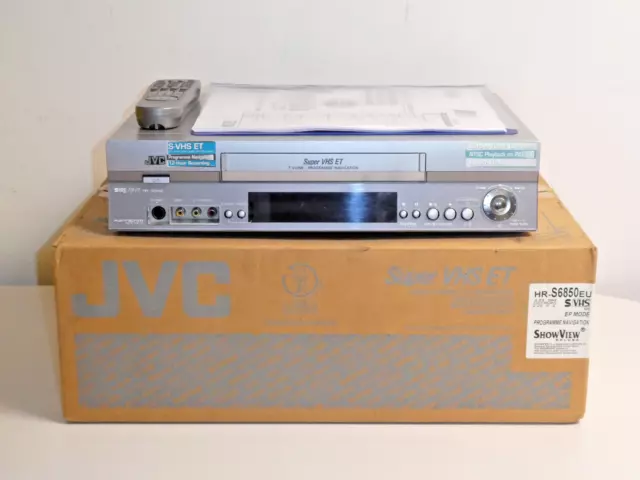 JVC HR-S6850 High-End S-VHS ET Videorecorder Silber in OVP, FB&BDA, 2J. Garantie