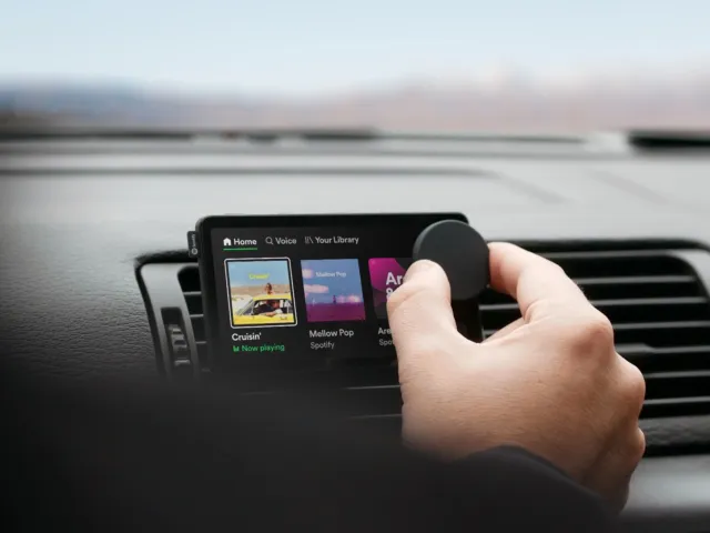 Universal Wireless Apple Carplay Android Auto 10.26Screen 1080p Camera  Dash Mou