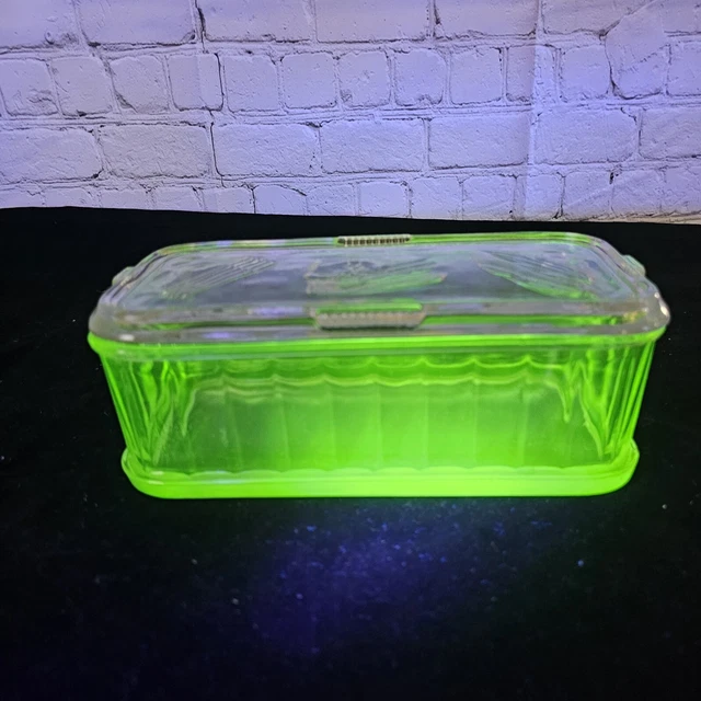 VINTAGE GREEN DEPRESSION Uranium Vaseline Glass Ribbed Refrigerator