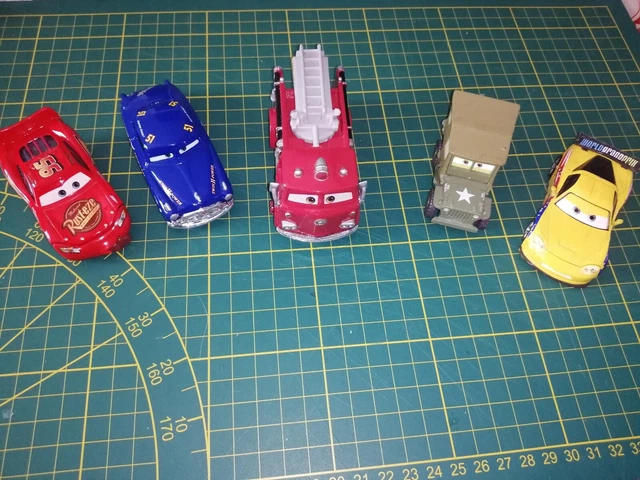 lot de  voitures cars disney pixar  mattel metal  d occasion