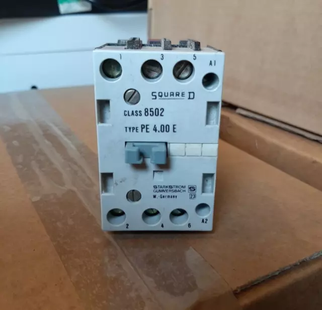 square d 240v 50/60 Hz contactor Class 8502 type PE 4.00 E