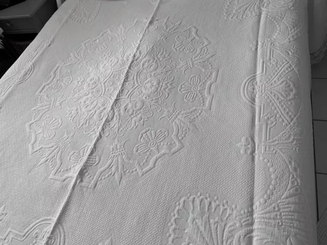 Linge Ancien Couvre Lit  De Mariage  Royal ROSACE  Fleur De LYS 4 Côtés Dentelle