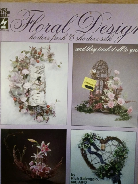 Diseño floral de Rich Salvaggio. Anteriormente poseído en buen estado.