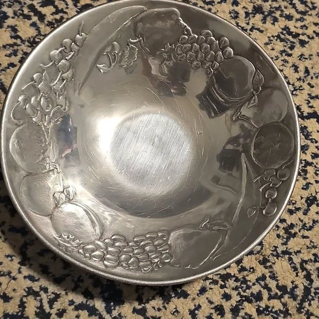 VINTAGE WILTON ARMETALE RWP Pewter Round Fruit Embossed