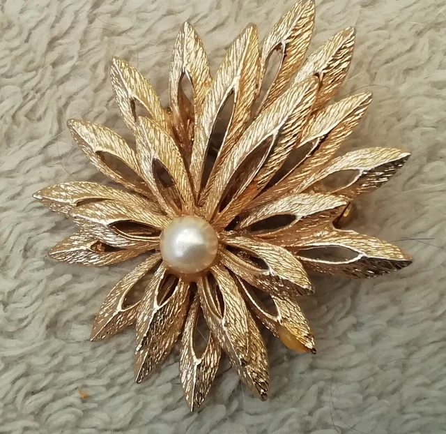 Belle Broche Ancienne Style Art Déco En Métal Doré Avec Perle - Vintage Années 50, Parfaite Pour Un Look Rétro