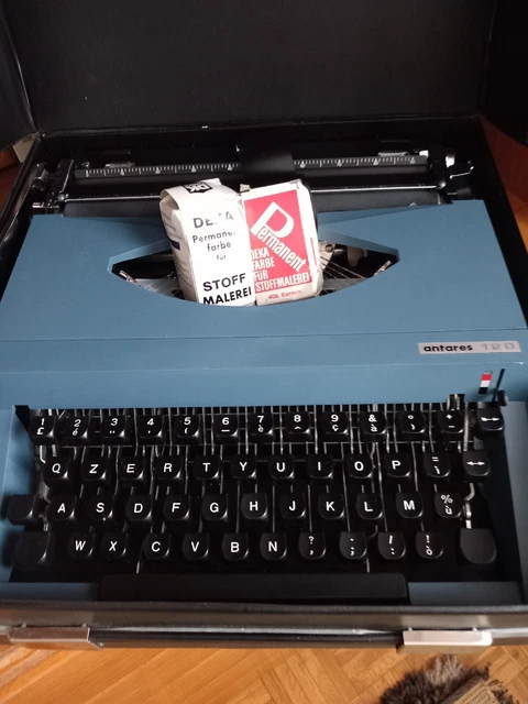 Macchina da scrivere Antares 120