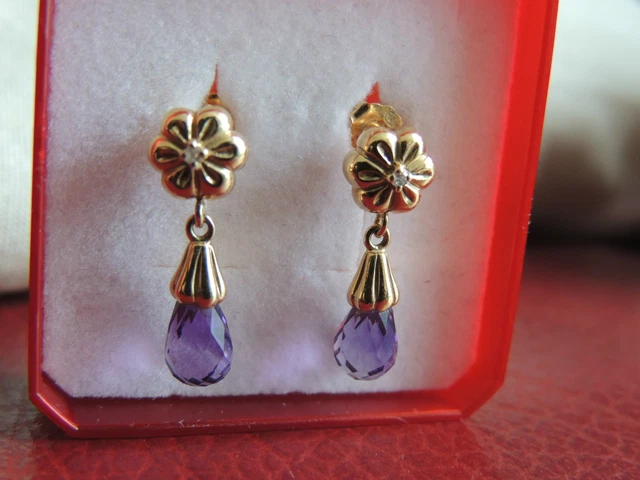 Boucles D'oreilles En Or 14 Carats Or Blanc - Saphir Synthétique Bleu Et Petits Diamants - Occasion