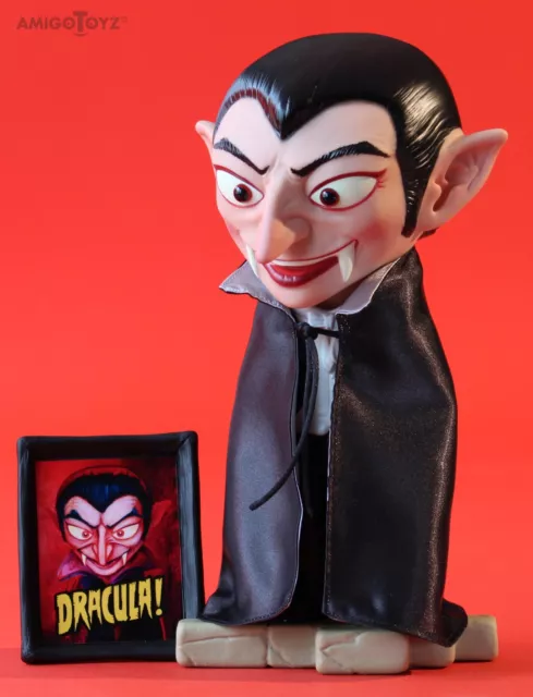 DRACULA Classic 10" MONSTER HOME Deluxe vinyl figure. Amigo Toyz 2019. MIB 2