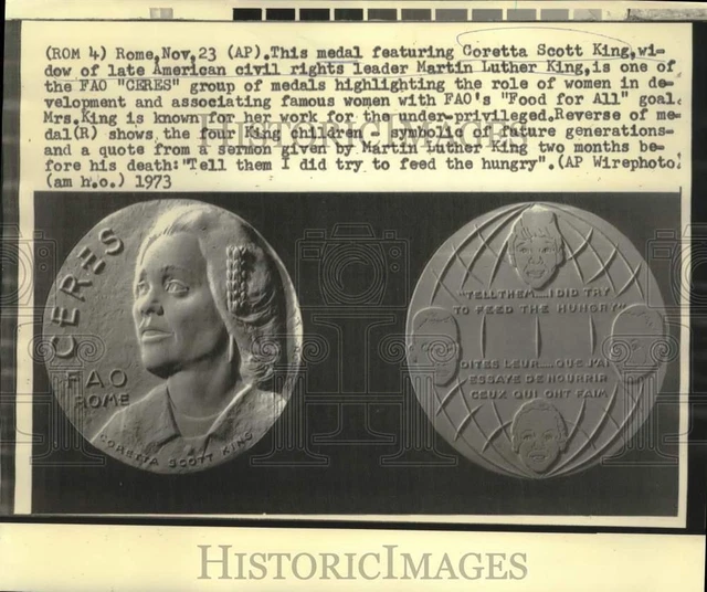 1973 Press Photo Food & Agriculture Coretta Scott King Medal - nox37159
