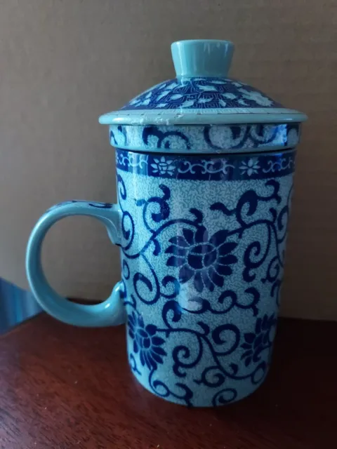 Chinese Blue Porcelain Teacup / Mug with Infuser and Lid